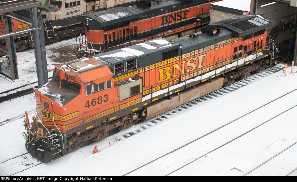 BNSF 4683